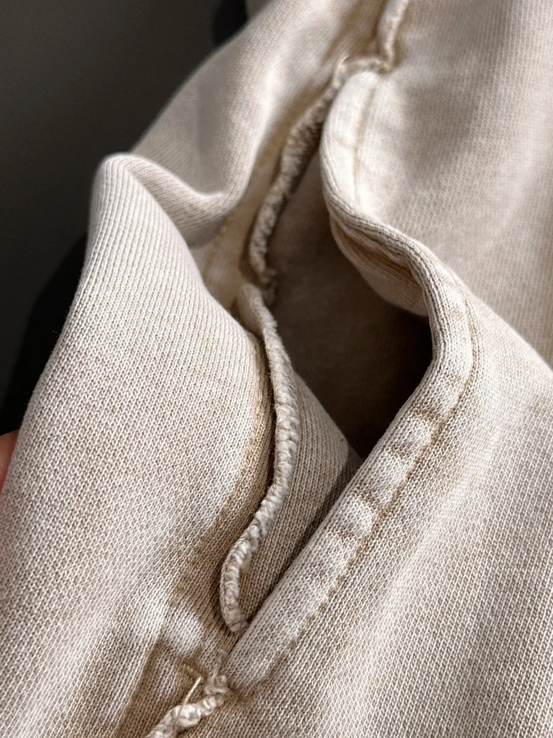 Next day shipment P360 Stone lsland/Stone Island Mouth Joint Exclusive launch of 25ss autumn and winter new high-quality trousers Compare real-life details at will The craftsmanship that ordinary small workshops cannot copy Top-level ZP development Unique imported fabric feel Purely imported German machine production Precision operation Ten thousand needle density A pair of trousers with rich details You can see the development strength A full set of new accessories can be customized simultaneously Simple yet elegant Soft, delicate and comfortable The upper body is versatile and fashionable A perfect choice for autumn and winter. A must-have item. Loose fit. Please refer to the size chart when placing an order: S to XL (or state your height and weight when placing an order)